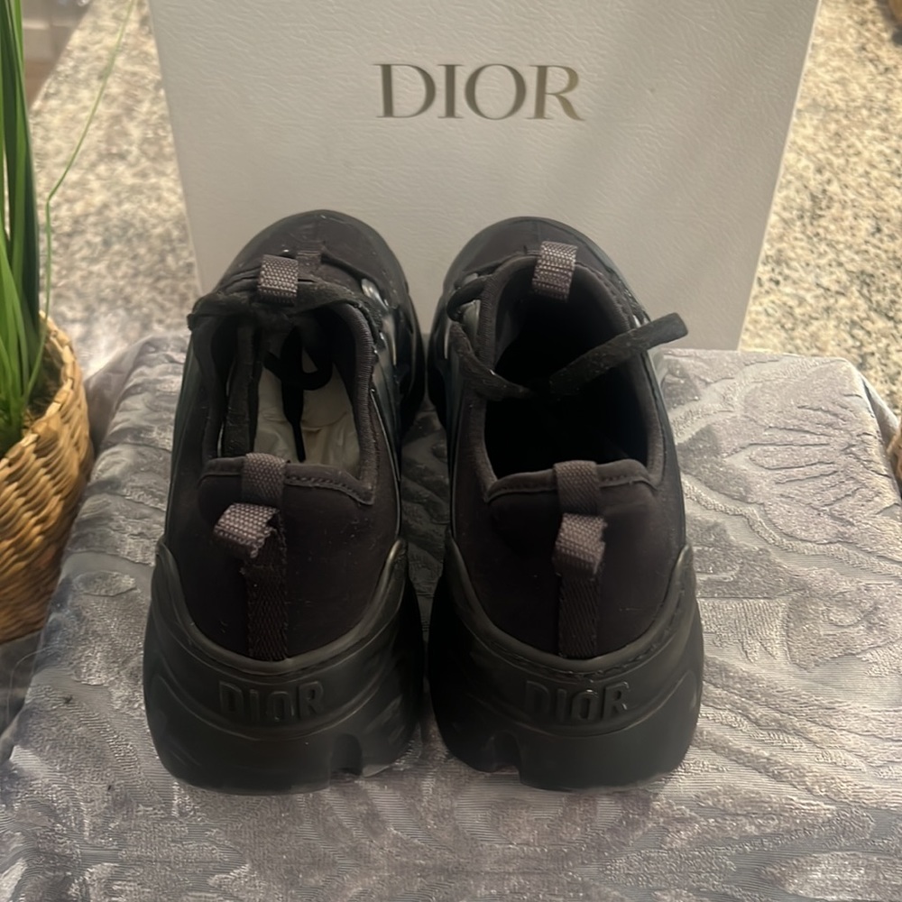 Dior D-CONNECT SNEAKER
Black Technical Fabric
Reference: KCK222NGG_S900 - Picture 3 of 10